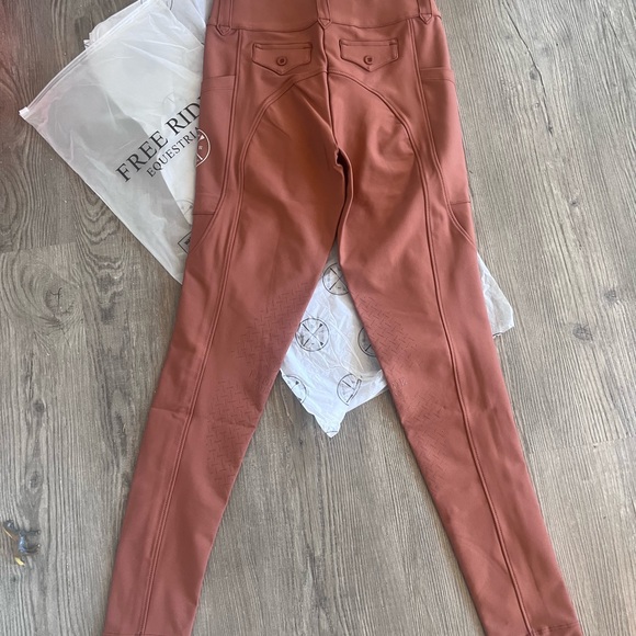 Free Ride Breeches - Picture 3 of 3